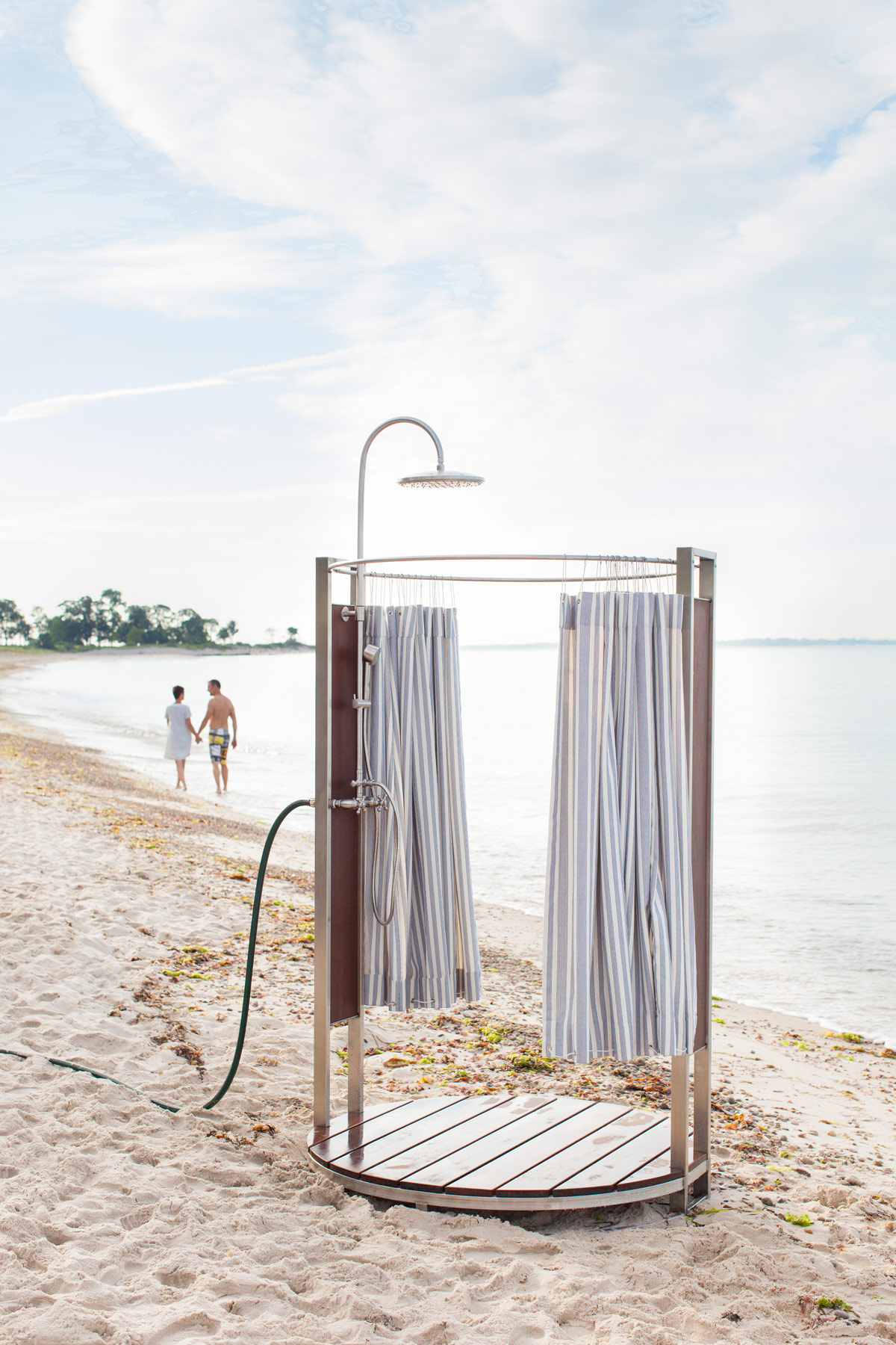 OutdoorShower_Oborain_LynneGraves-6